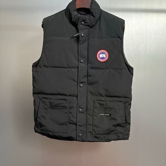 Canada Goose Men’s Black Quilted Vest - Picture 1 of 6